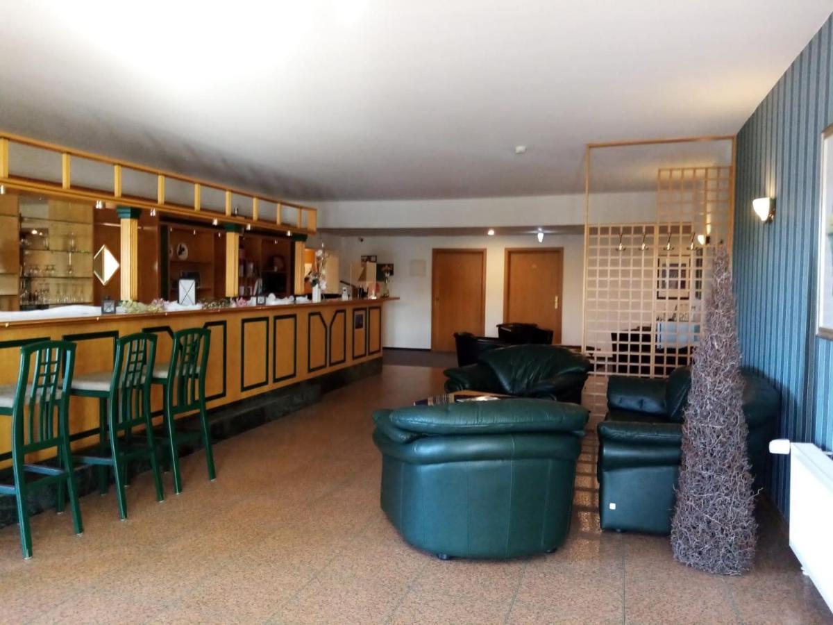 Zur Linde Hotel Ostrau  Exterior foto