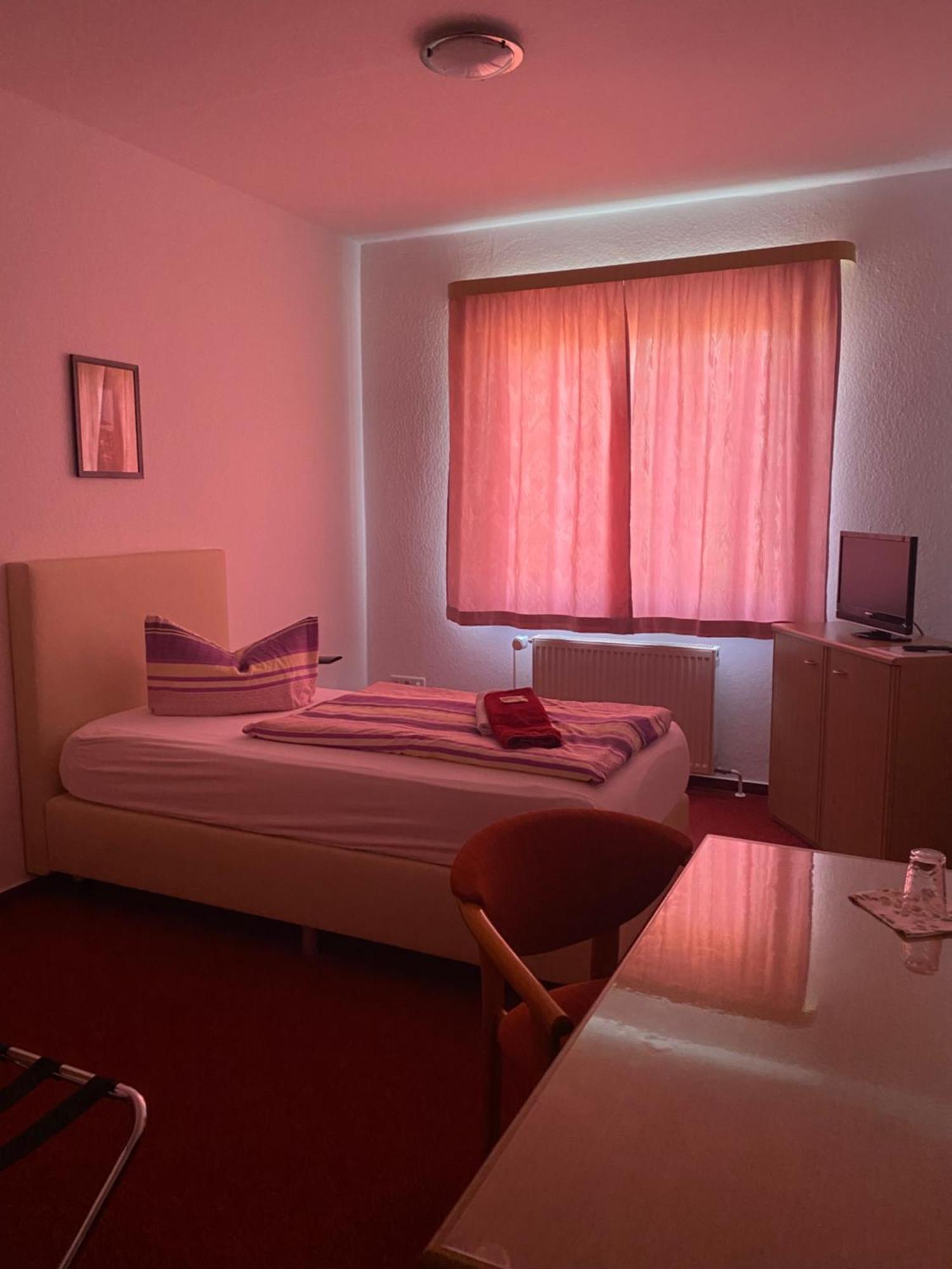 Zur Linde Hotel Ostrau  Exterior foto