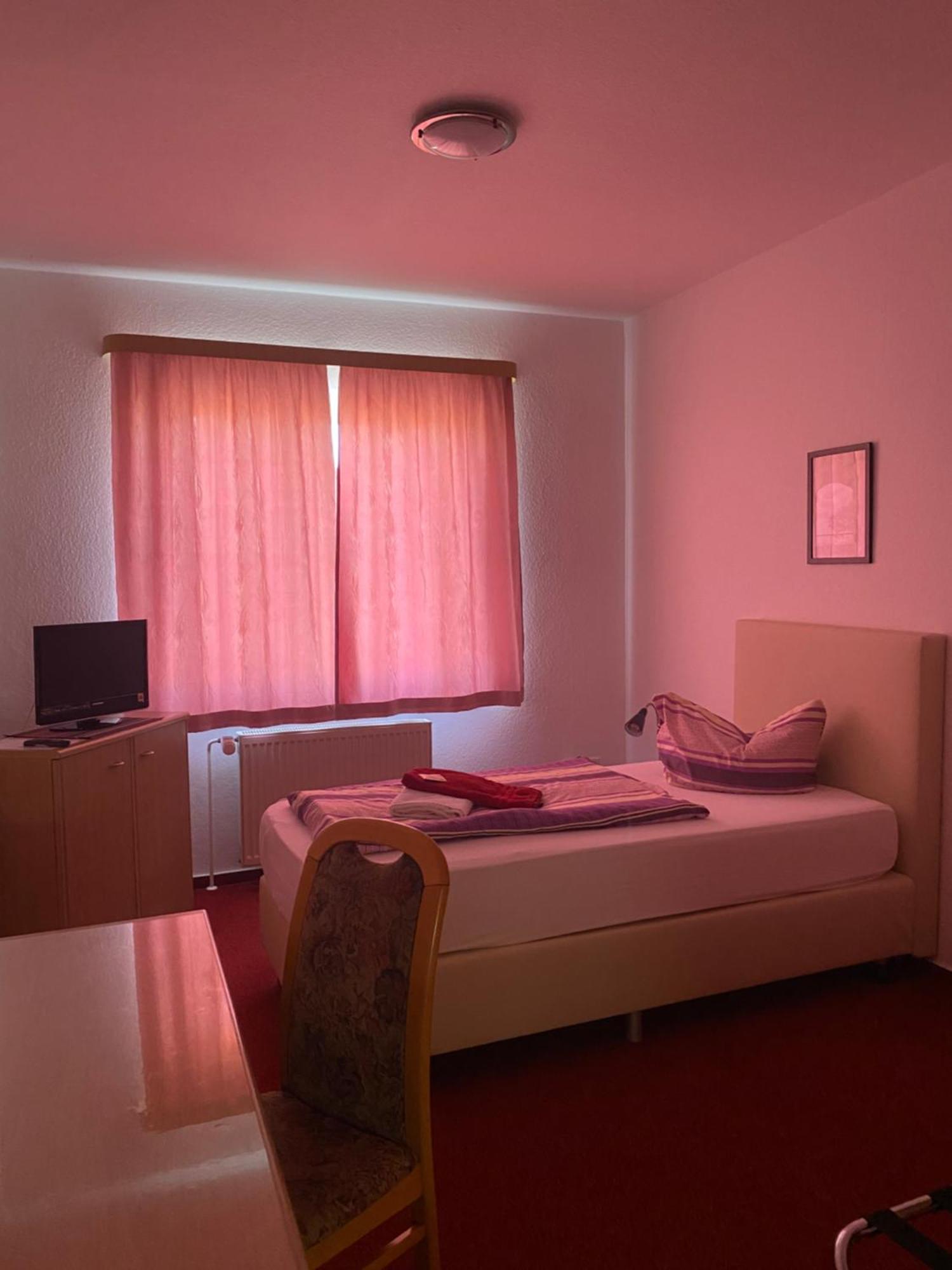 Zur Linde Hotel Ostrau  Exterior foto